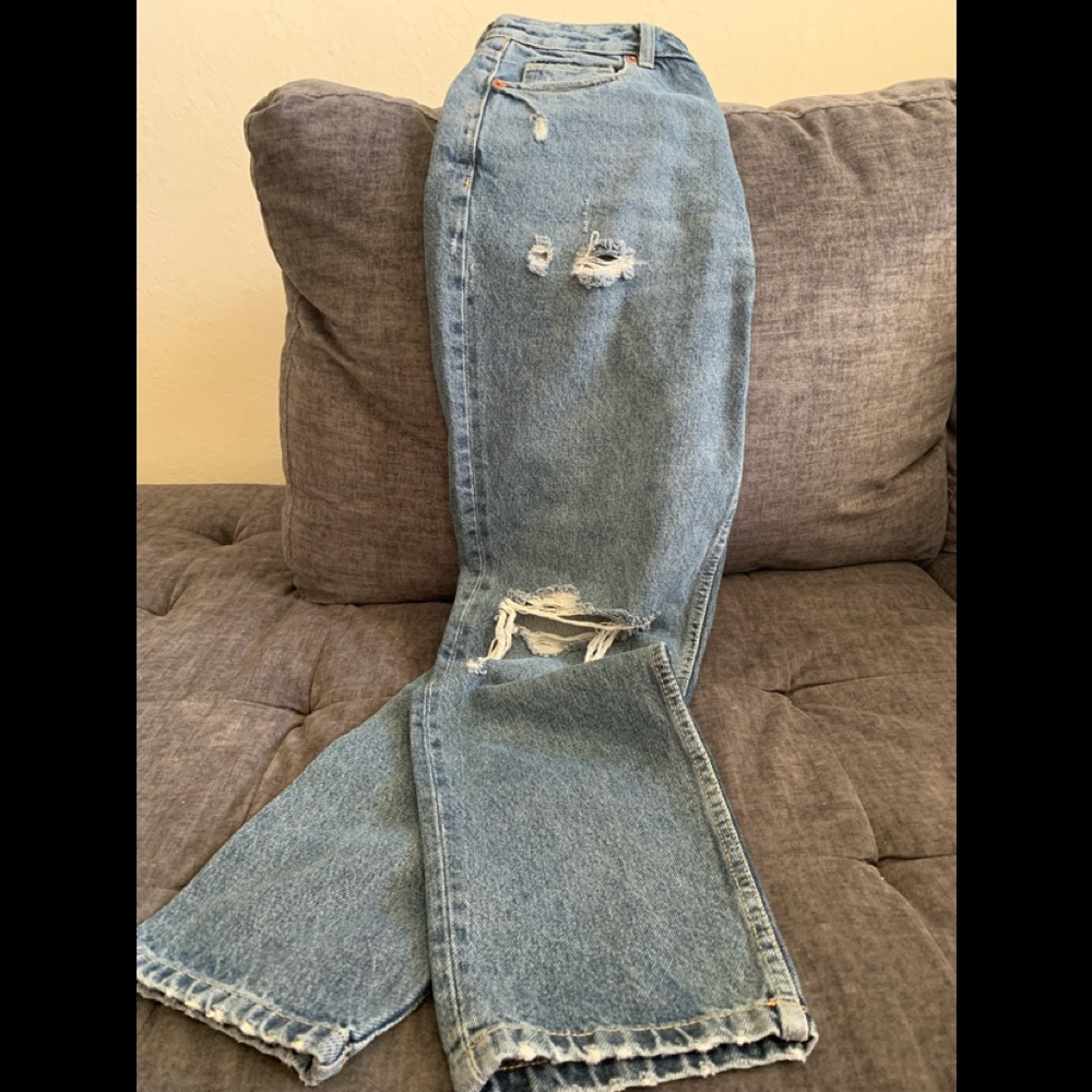 NWT - Zara jeans. Classic mom fit. Hi-Rise. Ankle length. Zara SZ:38 SZ:USA 6.